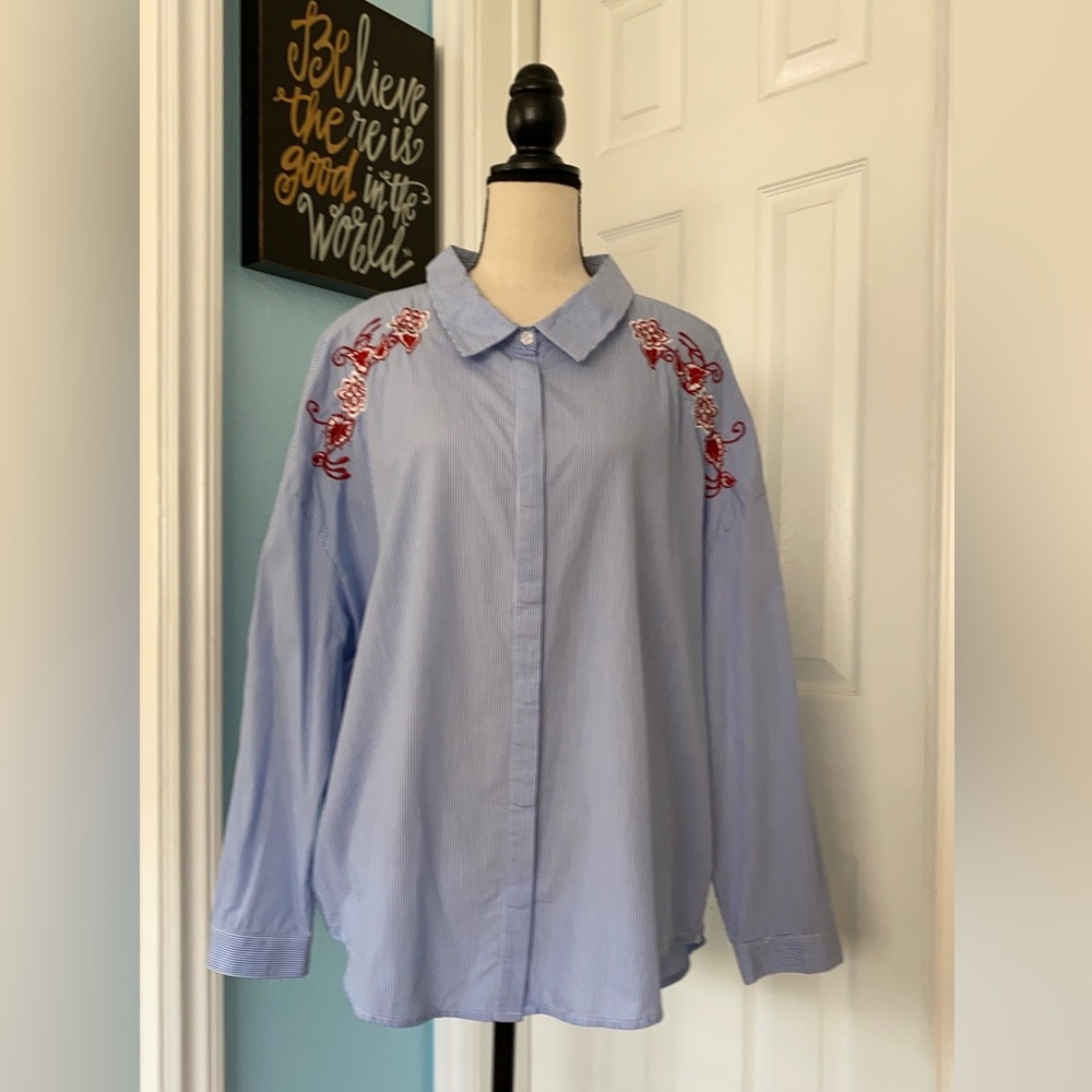 Velvet Heart Blue & White Striped Button Down Top w/Floral Embroidery Sz XL (2)